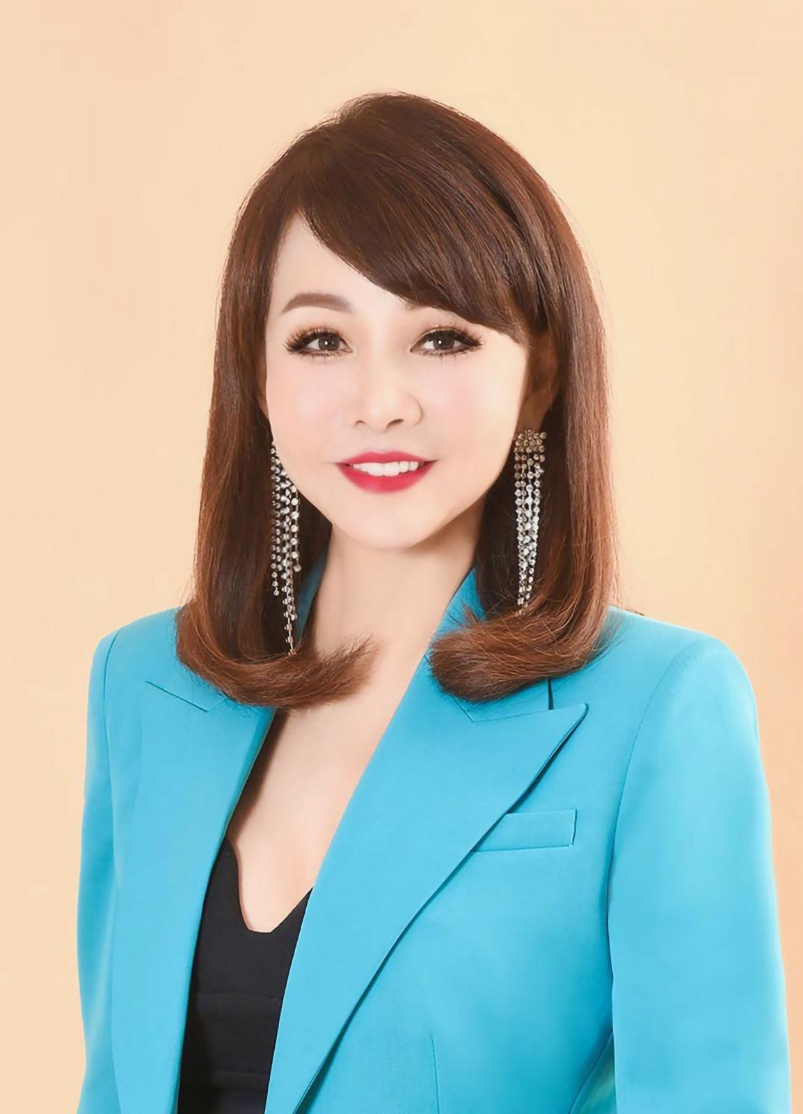 Dr Tsang Yu, MH, Chairman of the Hong Kong Beauty Industry Union